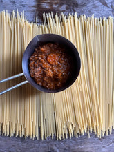 Lade das Bild in den Galerie-Viewer, Bolognese - Black Line