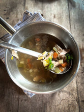 Lade das Bild in den Galerie-Viewer, Hühnerbouillon